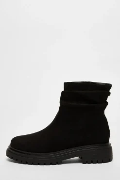 Quiz Wide Fit|Flats>Wide Fit Black Faux Suede Ankle Boots